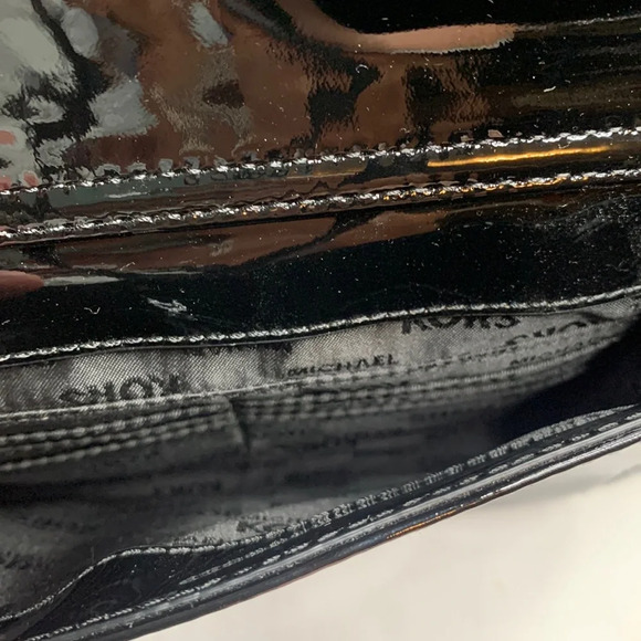 Michael Kors Jet Set Item Multifunctional Black Pocket Tote with Gold Hardware - Picture 9 of 12